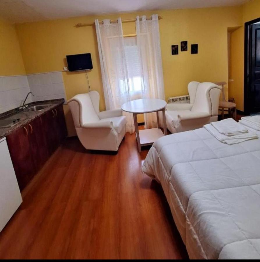 Apartahotel Portal De Leon Caboalles de Abajo Екстер'єр фото